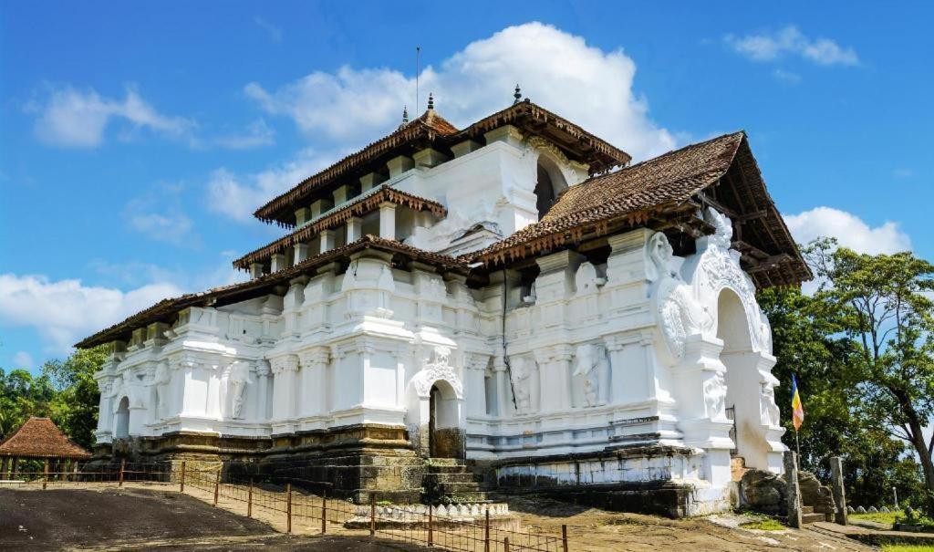 Royal Kandyan