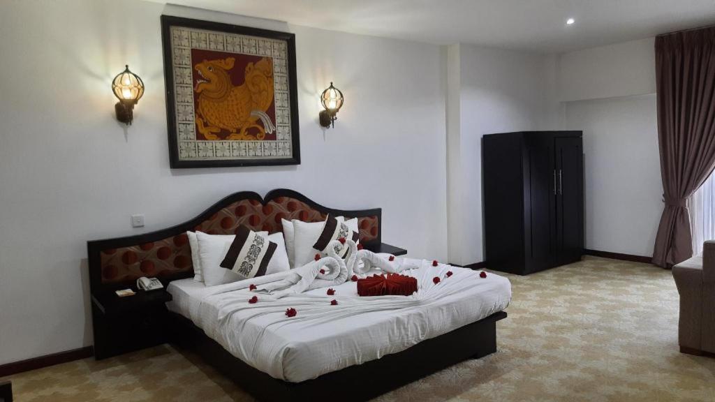 Royal Kandyan 4*
