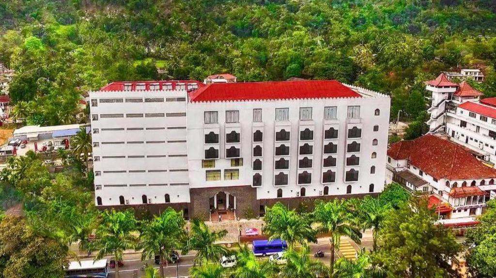 Royal Kandyan 4*