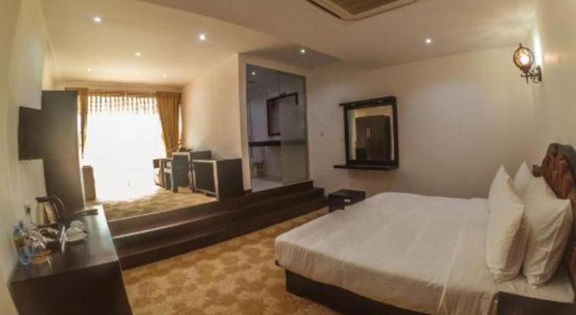 Royal Kandyan Hotel