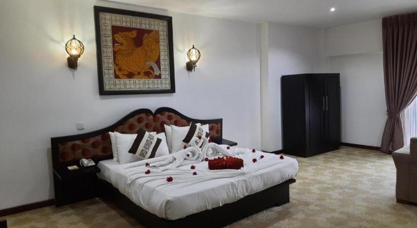 Royal Kandyan 4*