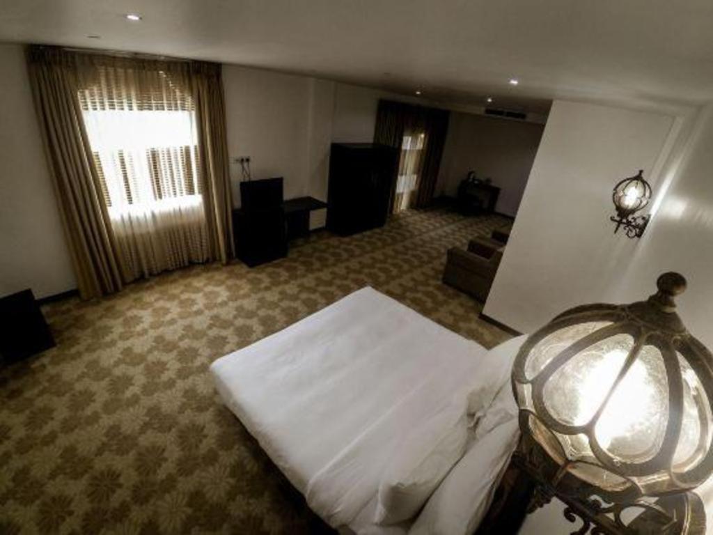 Royal Kandyan Hotel